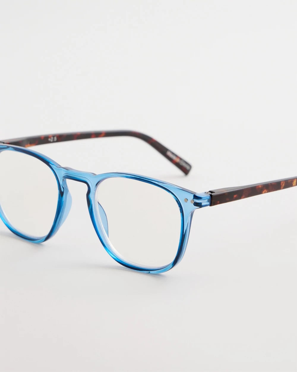 Chico's Crystal Mix Readers
